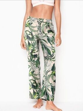 Victoria's Secret Green Leaf Print Pajama Pants - Cream & Green